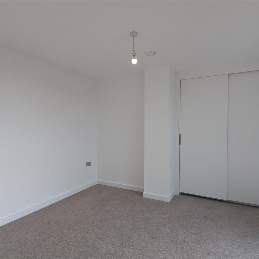 The Railings, Middlewood Locks - Photo 1