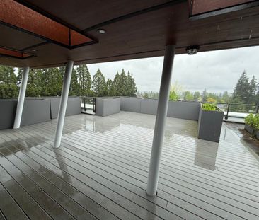 Modern Penthouse in Surrey - Photo 2