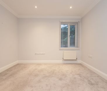 2 bed flat to rent in Bessborough Road, Poole, BH13 - Photo 4