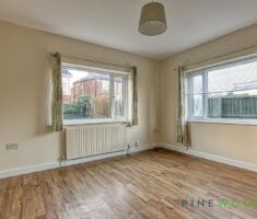 1 BEDROOM Bungalow - Detached - Photo 3