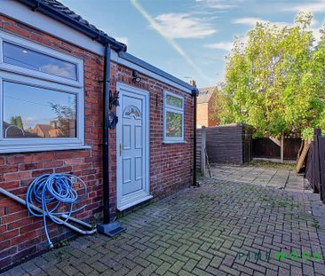 2 bedroom end of terrace house to rent - Photo 5