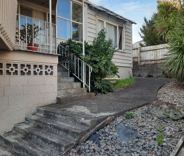 Fully renovated home, includes water and lawns - Photo 3
