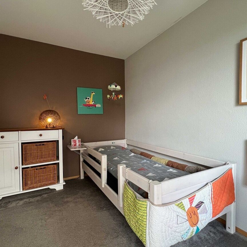 5-ROOM HOUSE IN DIETLIKON (ZH), FURNISHED, TEMPORARY - Photo 1