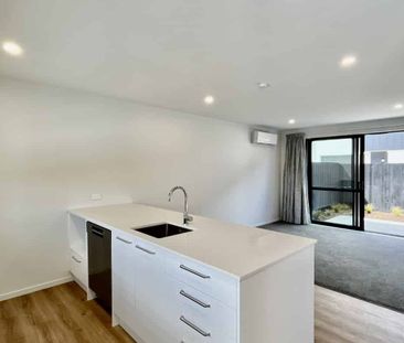 Modern 1 year young townhouse - Easy living in Spreydon. - Photo 1