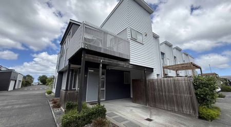 1 Bedroom Home in Hobsonville - Photo 4