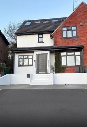 5 bedroom terraced house to rent - Photo 1