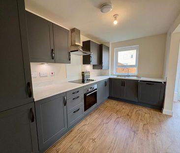 3 bedroom semi-detached house to rent - Photo 6