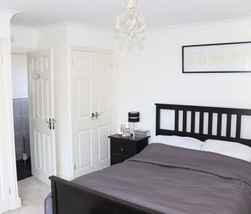3 bedroom detached house to rent - Photo 2