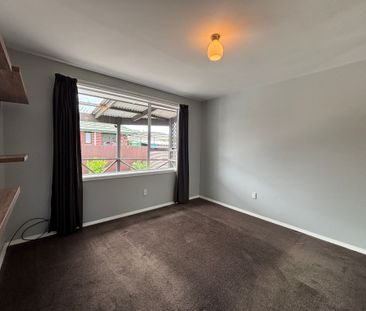 Spacious Living and Prime Location! - Photo 2