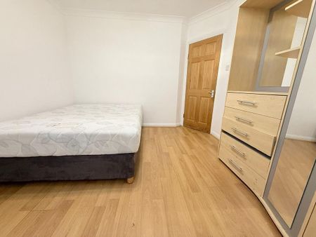 2 bedroom maisonette to rent - Photo 5