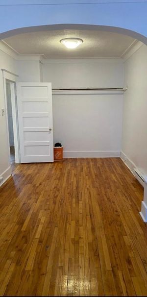 Logement 5 1/2 métro Cadillac - Photo 1