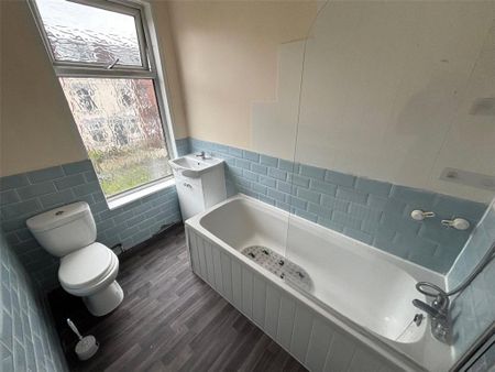 2 bedroom terraced house to rent - Photo 4