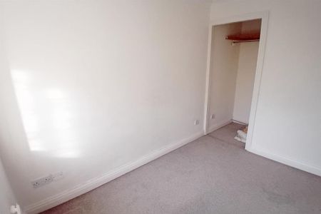 2 bedroom semi-detached house to rent - Photo 2