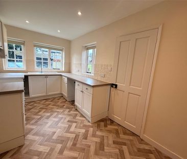 A lovely, newly refurbished three bed property in Cheriton village. - Photo 6