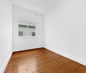 35 Finlay Street, Albert Park VIC 3206 - House For Rent | Domain - Photo 5