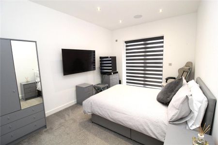 3 bedroom apartment to rent - Photo 4