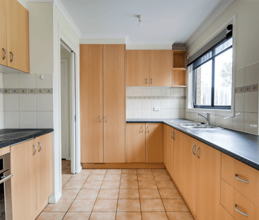 Modern unit, close to everything! - Photo 4