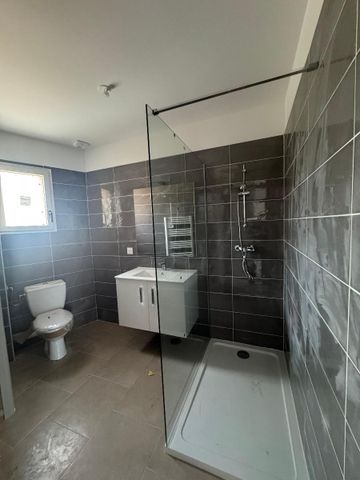 Location Appartement 2 pièces 45m² POURRIERES 83910 - Photo 3