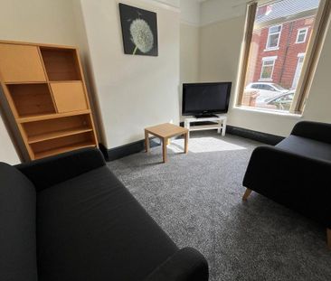 4 bedroom terraced house to rent - Photo 5