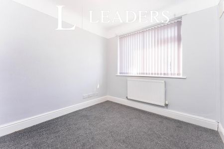 2 bedroom bungalow to rent - Photo 3