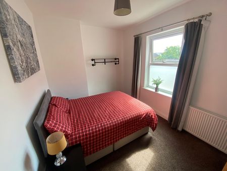 Room in a Shared House, Wyndcliff Road, B9 - Photo 4