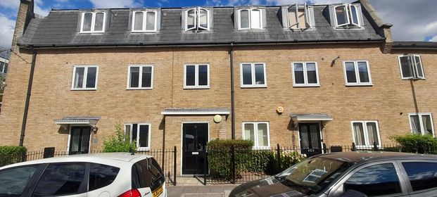 3 bedroom flat to rent - Photo 1