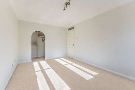 A spacious two bedroom first floor maisonette with private entrance, off street parking and garage. - Photo 2