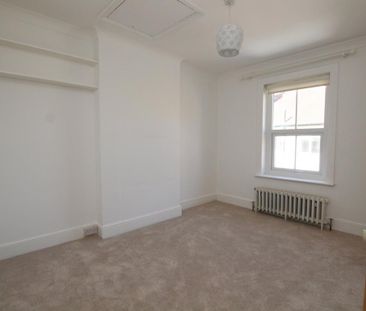 4 bedroom end of terrace house to rent - Photo 5