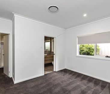 Stylish 3 Bedroom Villa! - Photo 5