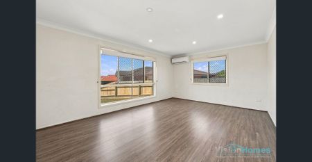 LARGE FAMILY HOME IN A QUIET CUL DE SAC - Photo 2