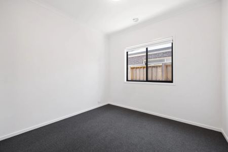 Brand New Family Home in Prime Manor Lakes Location! - Photo 3