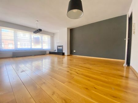 2-slaapkamer appartement met garage in hartje Eeklo - Photo 4