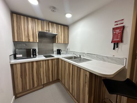 30 Kirkgate, Huddersfield - Photo 2