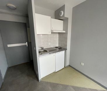 Location Appartement 1 pièce 22m² DEVILLE LES ROUEN 76250 - Photo 5