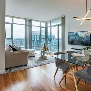 Modern Furnished Waterfront Condo in Yaletown - Photo 2