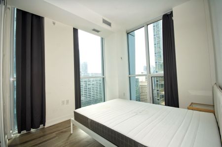 For Lease - 1 Yorkville Avenue Unit# 1902, Toronto, Ontario - Photo 4