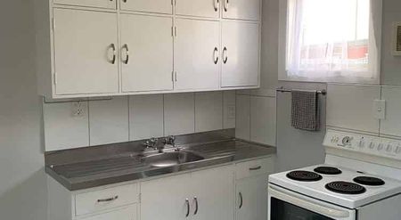 Two Bedroom Flat - Photo 4