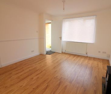 3 Bedroom Terraced To Rent - Photo 2