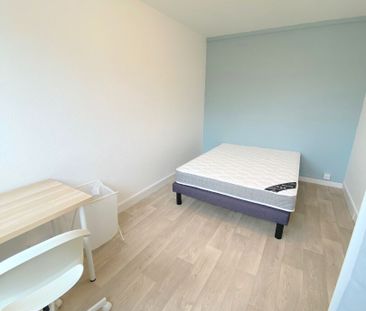 Location Appartement 6 pièces 79m² - Photo 3