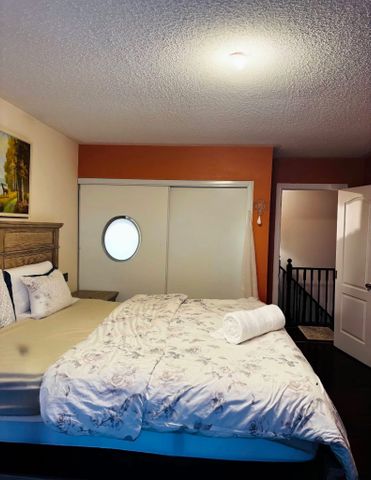 For Lease - 5 Colleridge Street, Ajax, Ontario - Photo 4