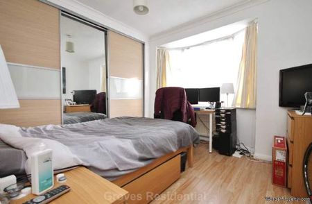 2 bedroom property to rent in New Malden - Photo 2