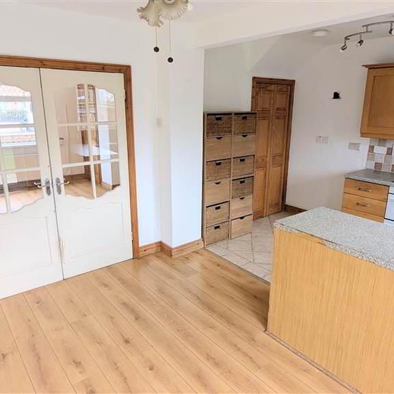 37 Hills Avenue, Belfast, BT4 1LR - Photo 1