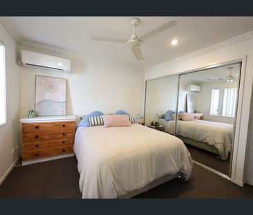 Modern & Low-Maintenance Townhouse Living - Photo 5