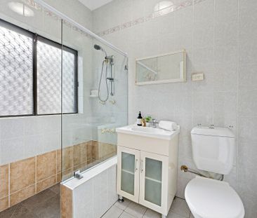 Charming Full-Brick Bungalow in Prime Inner West Location - Photo 4