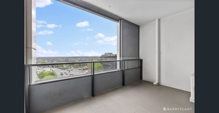 Stylish Studio Apartment with City Views and Private Balcony - Photo 2