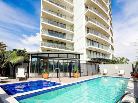 ENJOY THE HIGH LIFE & STUNNING PANORAMIC VIEWS FROM THIS 1 BEDROOM + STUDY APARTMENT - Photo 5