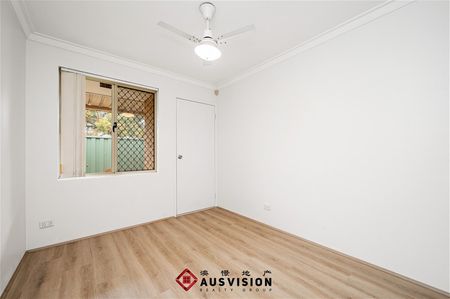 Charming 3-Bedroom Villa Near Curtin University and Westfield Carousel - Photo 5