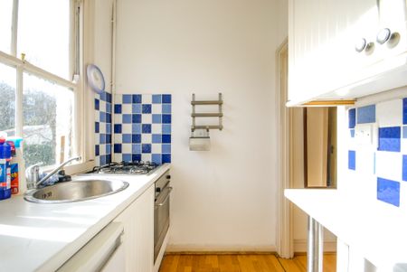 16 Guildford Grove, London, SE10 - Photo 2