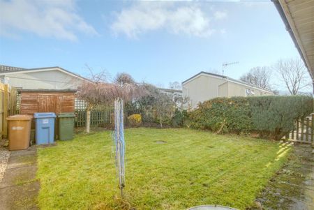 2 bedroom semi-detached bungalow to rent - Photo 2