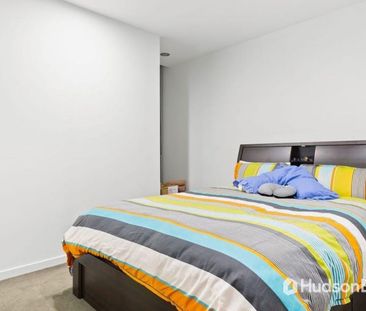 Easy living in the busy hub of Doncaster with 2 Car Parks - Photo 4